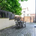 Apartment Hillside Near Center