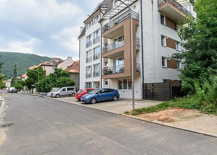 Hillside Near Center Apartament Braszów