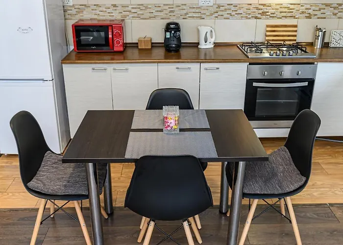 Hillside Near Center Apartment Brasov